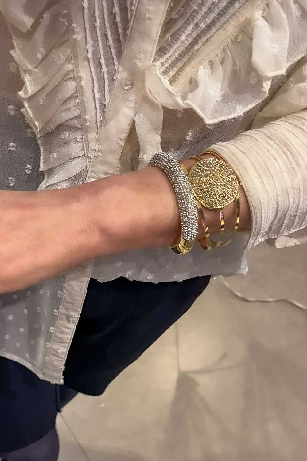 BRACELETE CRAVEJADO SHINE DOURADO