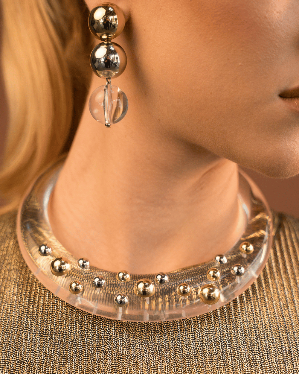 Maxi Colar Choker Resina Transparente com Esferas Metalizadas Mix de Banhos