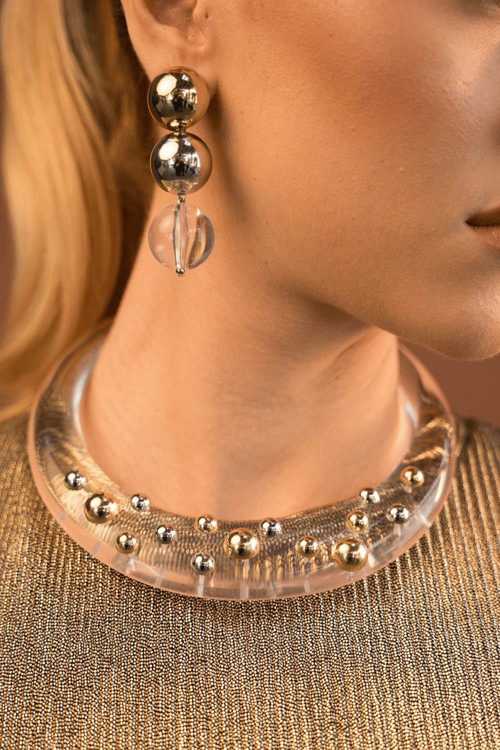 Maxi Colar Choker Resina Transparente com Esferas Metalizadas Mix de Banhos