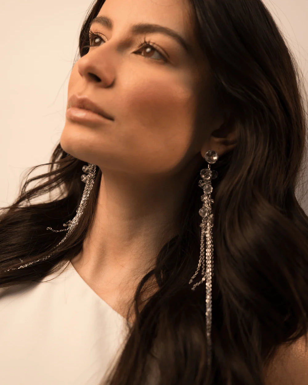 BRINCO LONGO CORRENTARIA AURA PRATEADO