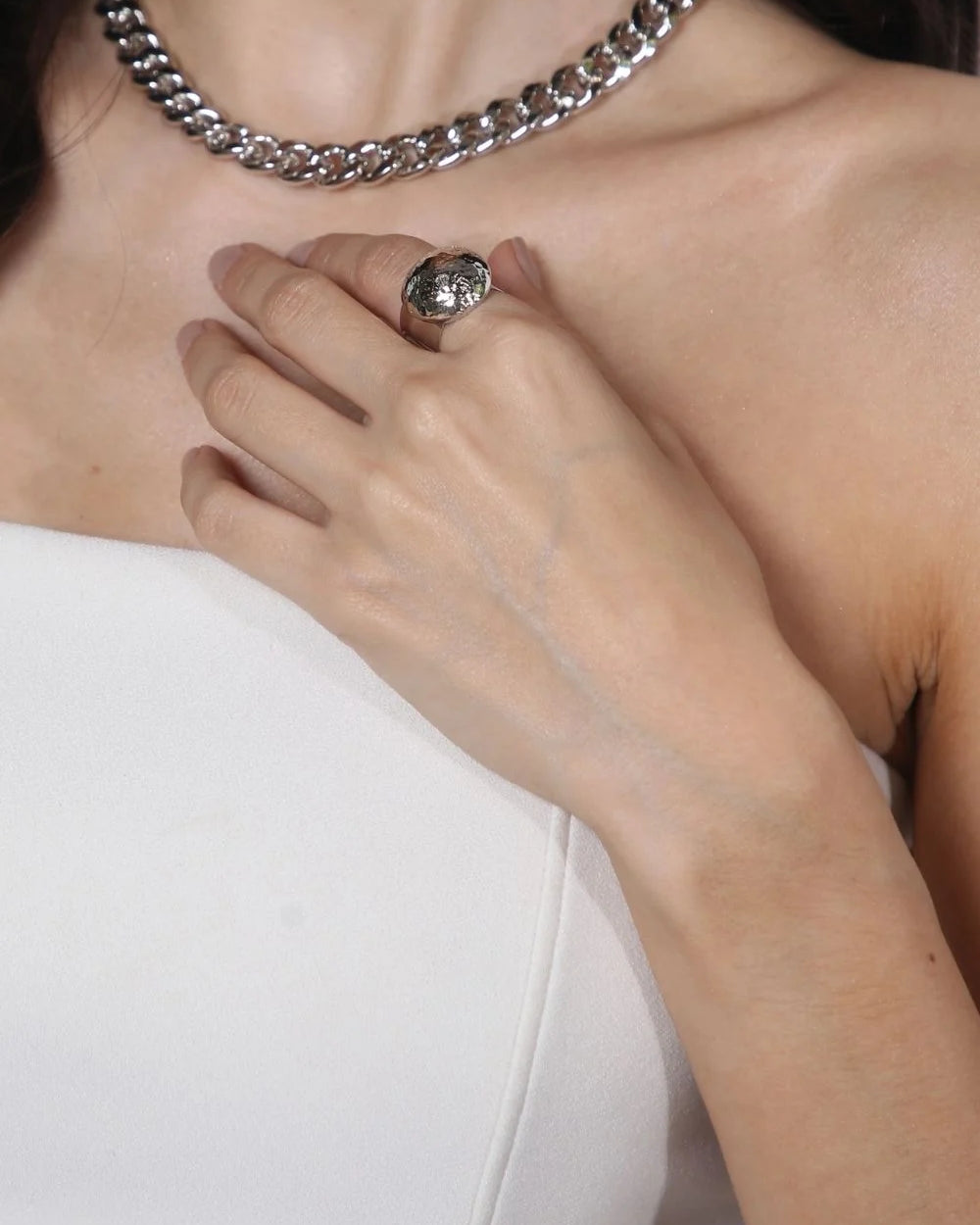 ANEL ESSENTIAL TEXTURIZADO PRATEADO