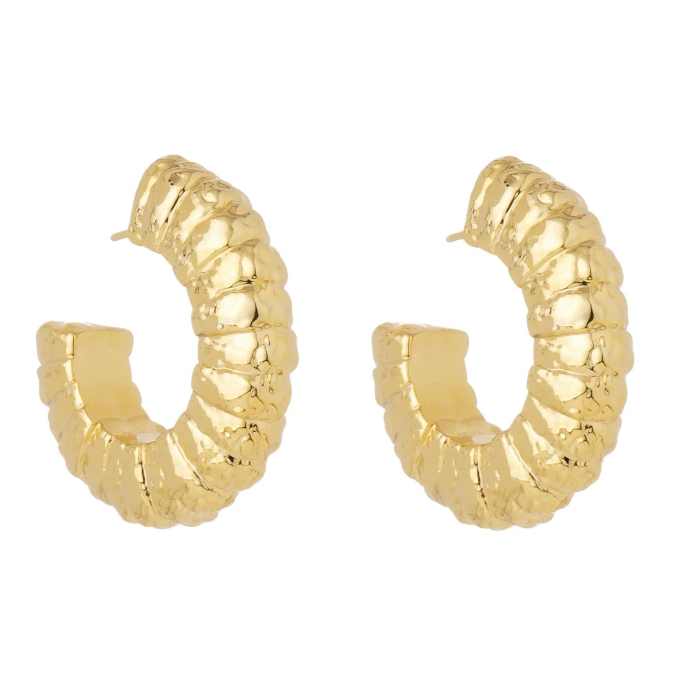 Brinco Argola Dourado com Volume Texturizado em Camadas