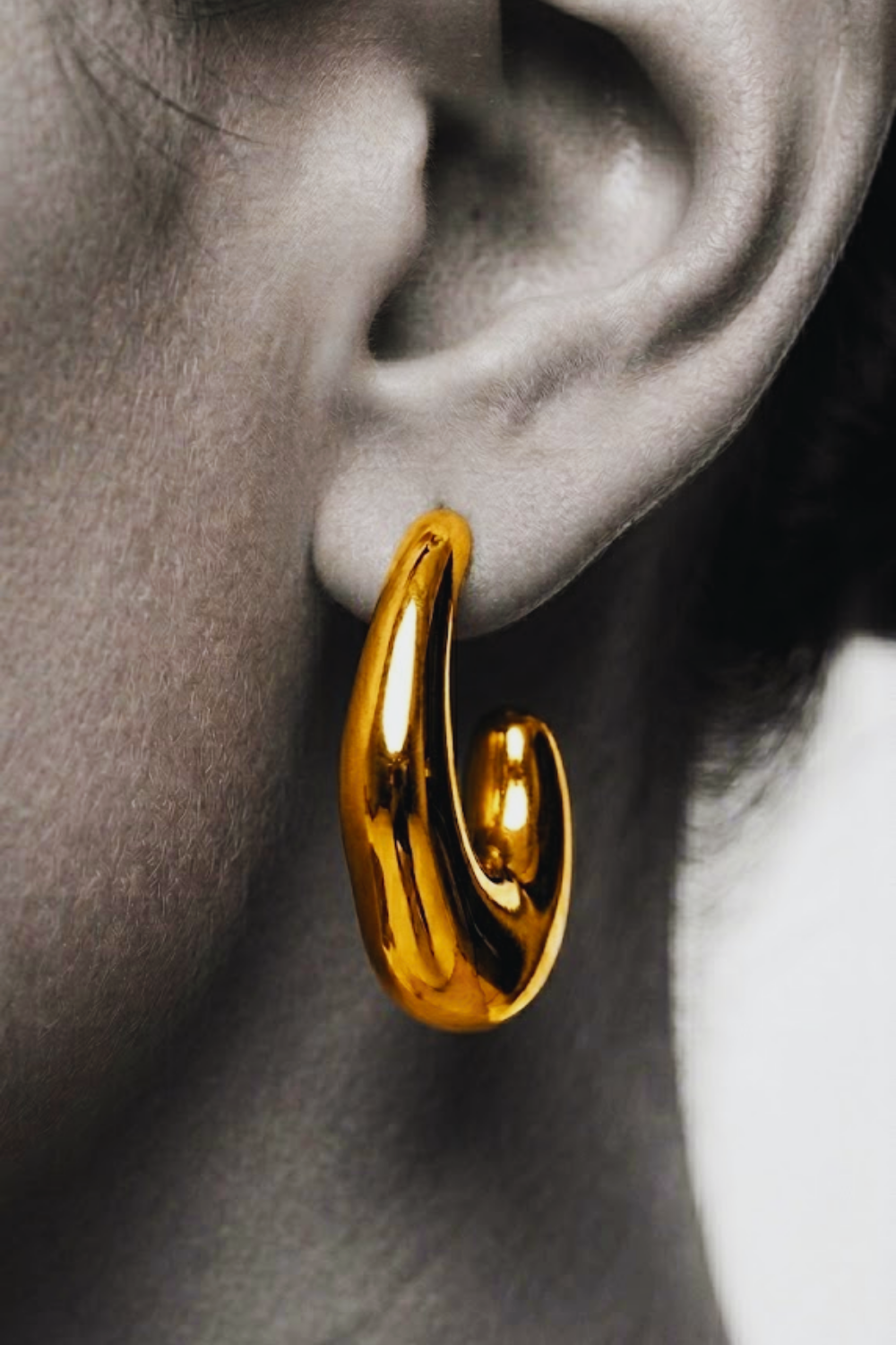 Brinco Argola Dourado Orgânico | Brinco Médio Design Contemporâneo