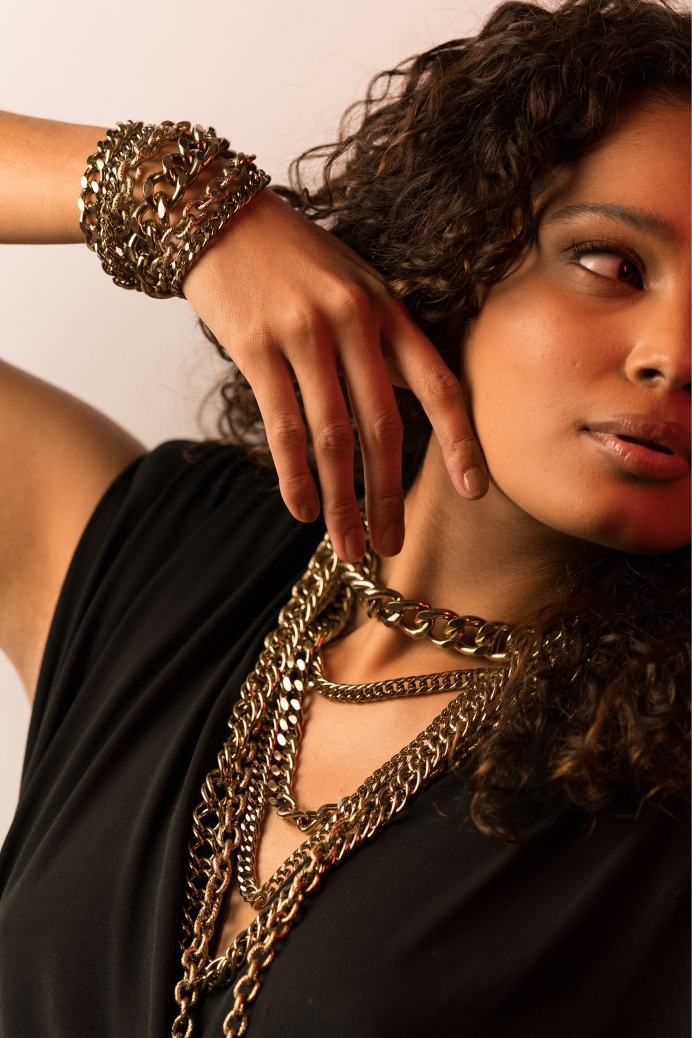 Bracelete de Correntes em Metallic Brown – Estrutura Maximalista