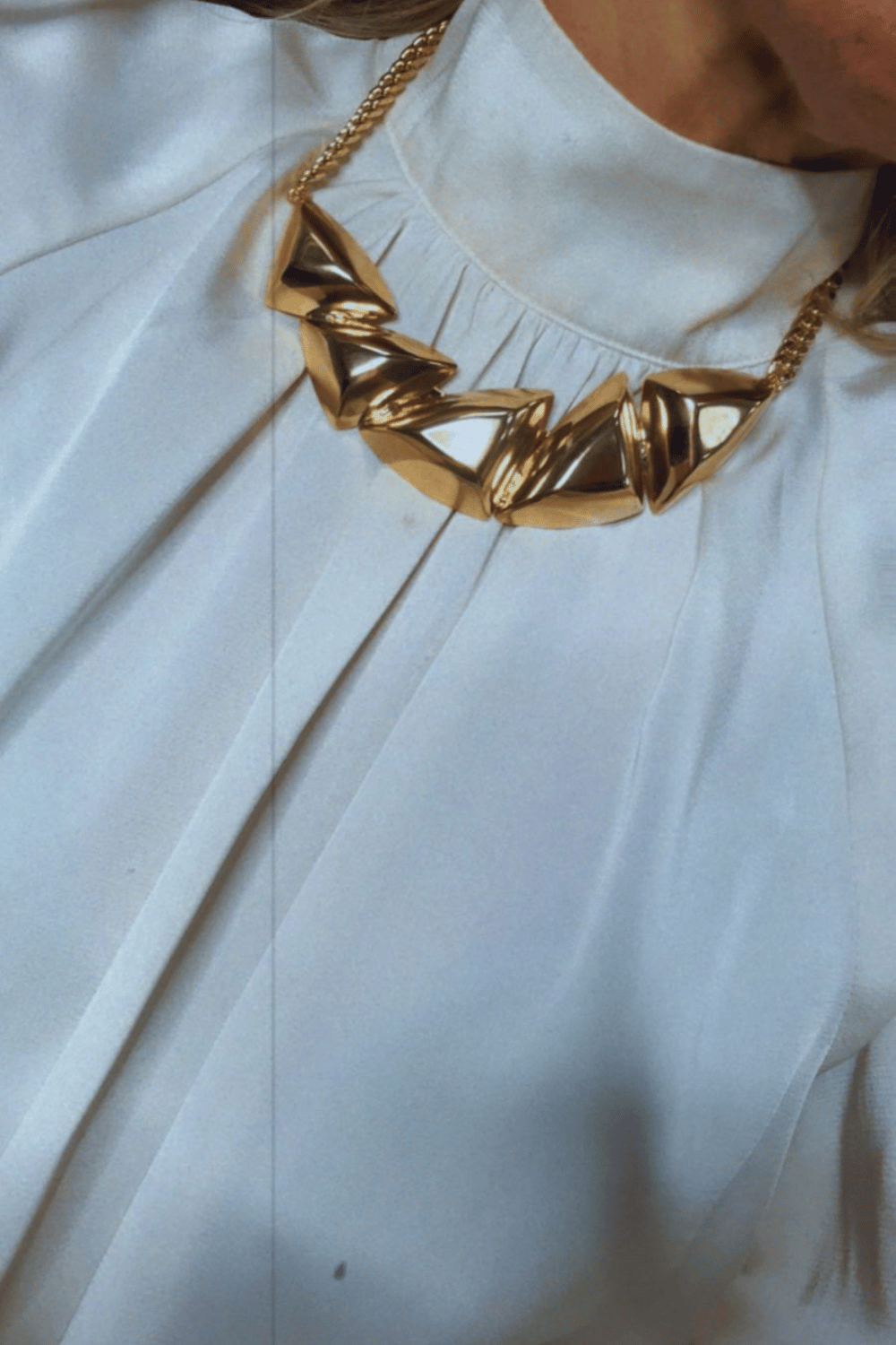 COLAR METALLO DOURADO