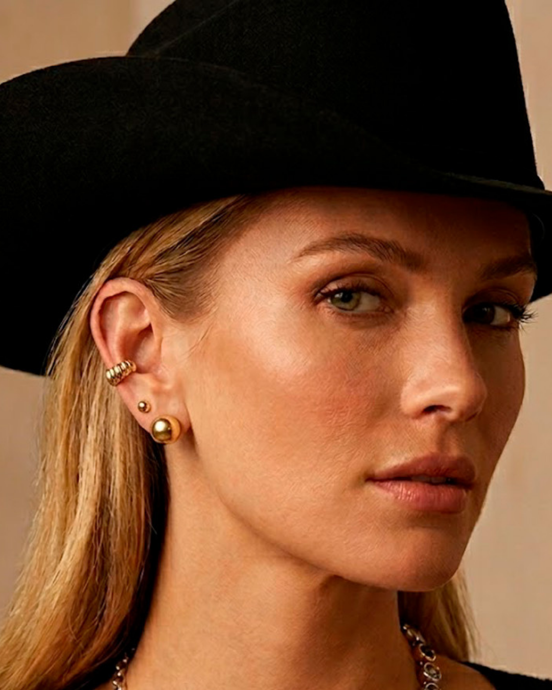 Kit de Brincos Canopla Dourada e Ear Cuff Orgânico | Juliana Manzini