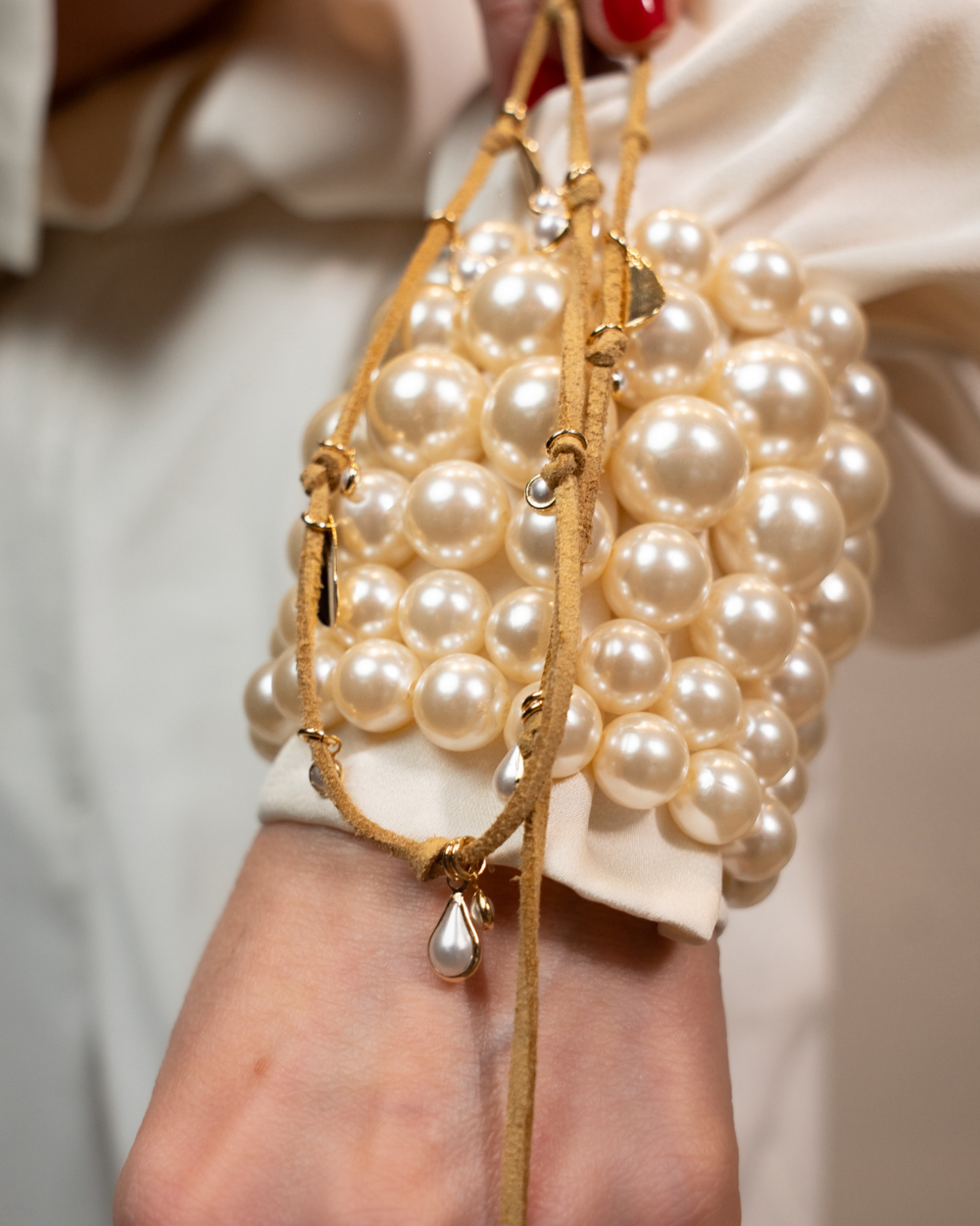 KIT PULSEIRAS E CORDÃO PINGENTES PÉROLA PRESENZA