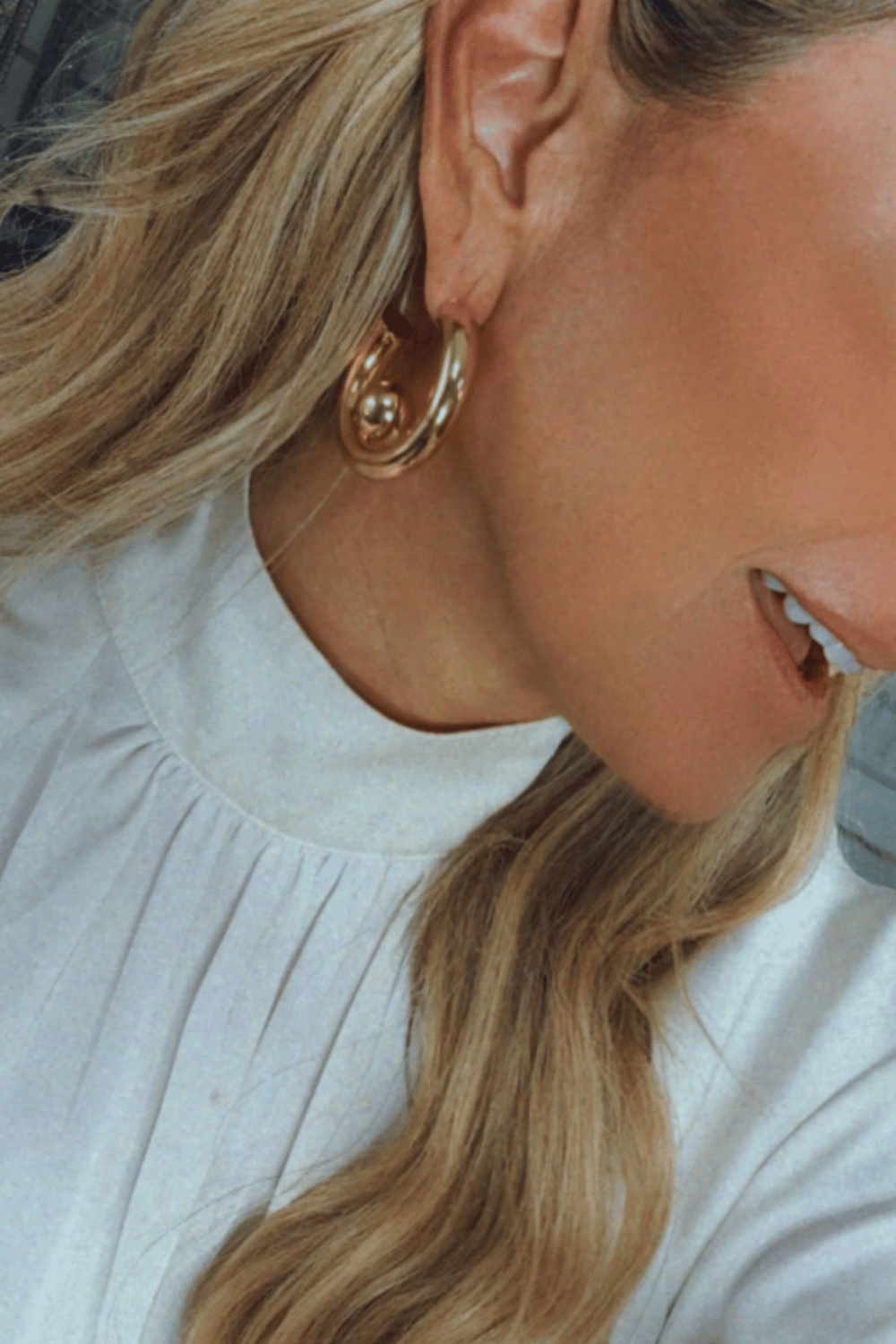 BRINCO TUBO METALLO DOURADO