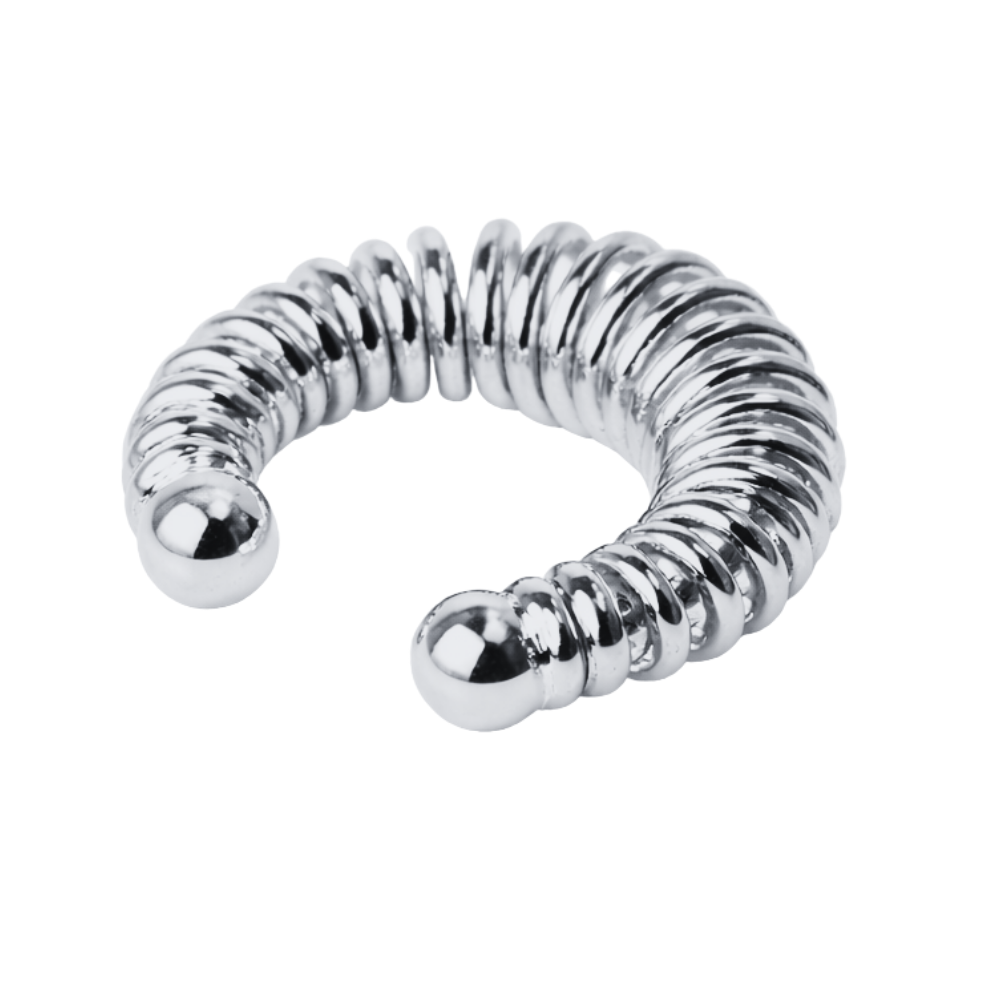 Ear Cuff Mola em Banho Prateado – Textura e Precisão