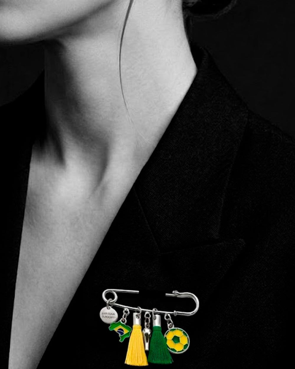 BROCHE ALFINETE BRASIL MIX DE PINGENTES