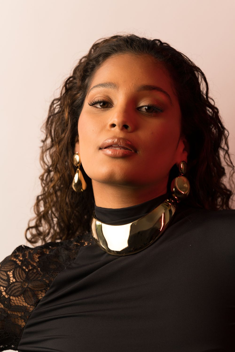 Choker Escultural em Eletroformação Dourado – LIMITED