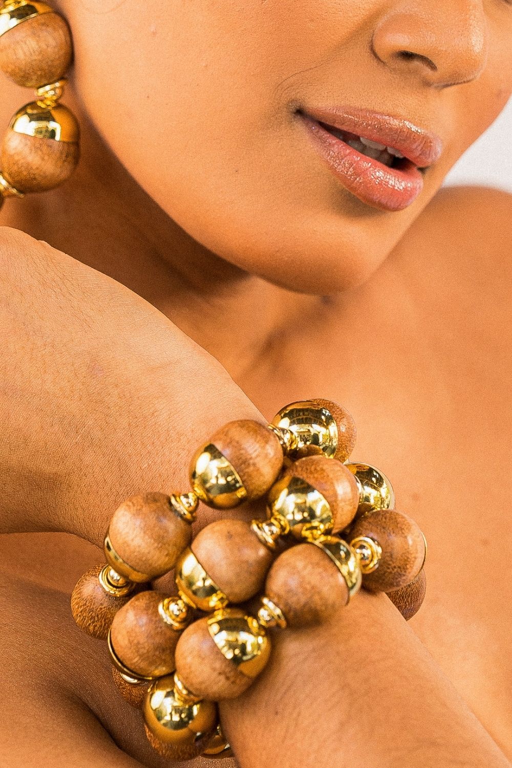 Kit de Pulseiras de Madeira e Metal com Design Orgânico