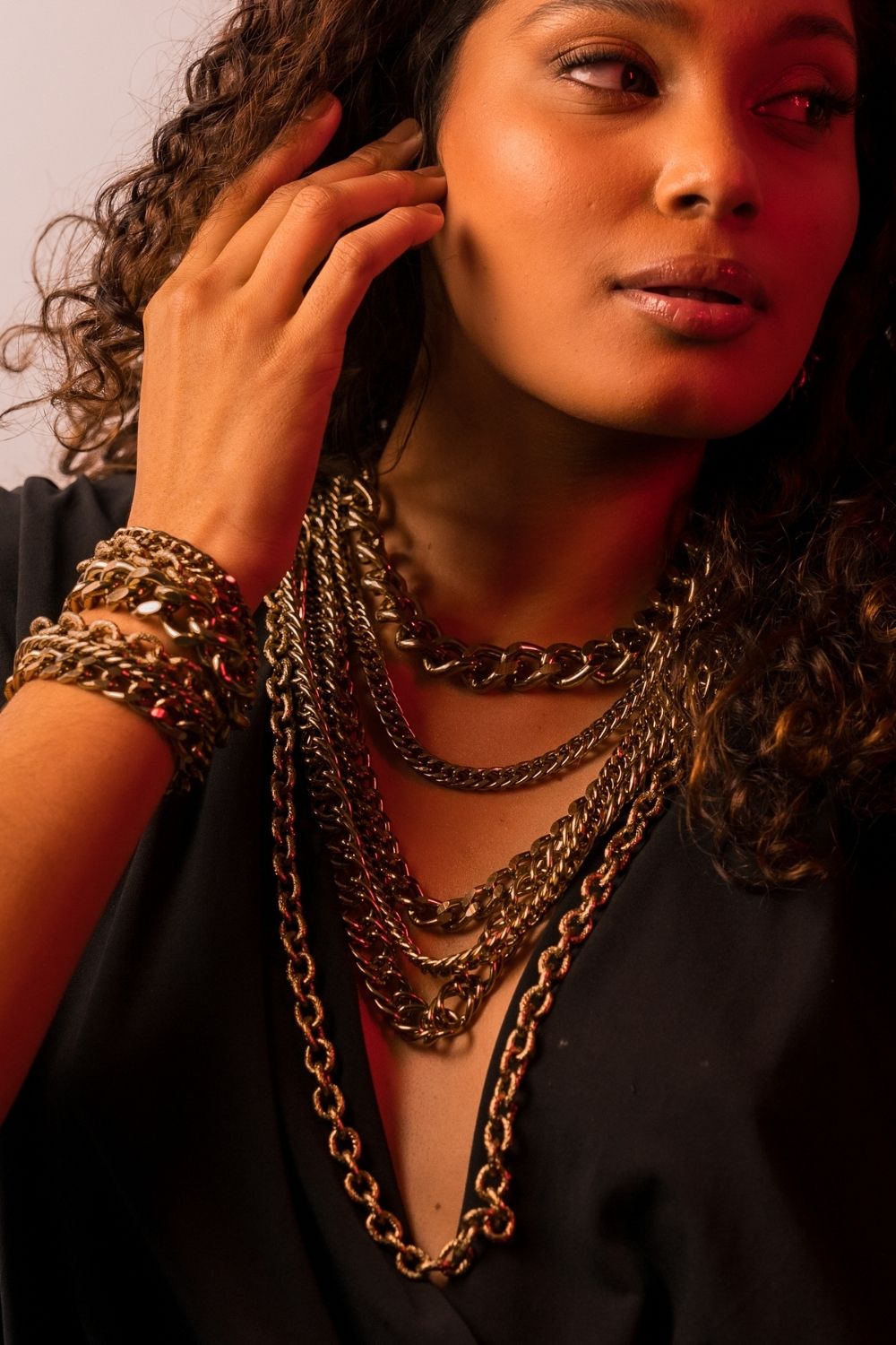 Maxi Colar de Correntes em Metallic Brown – Sobreposição Escultural