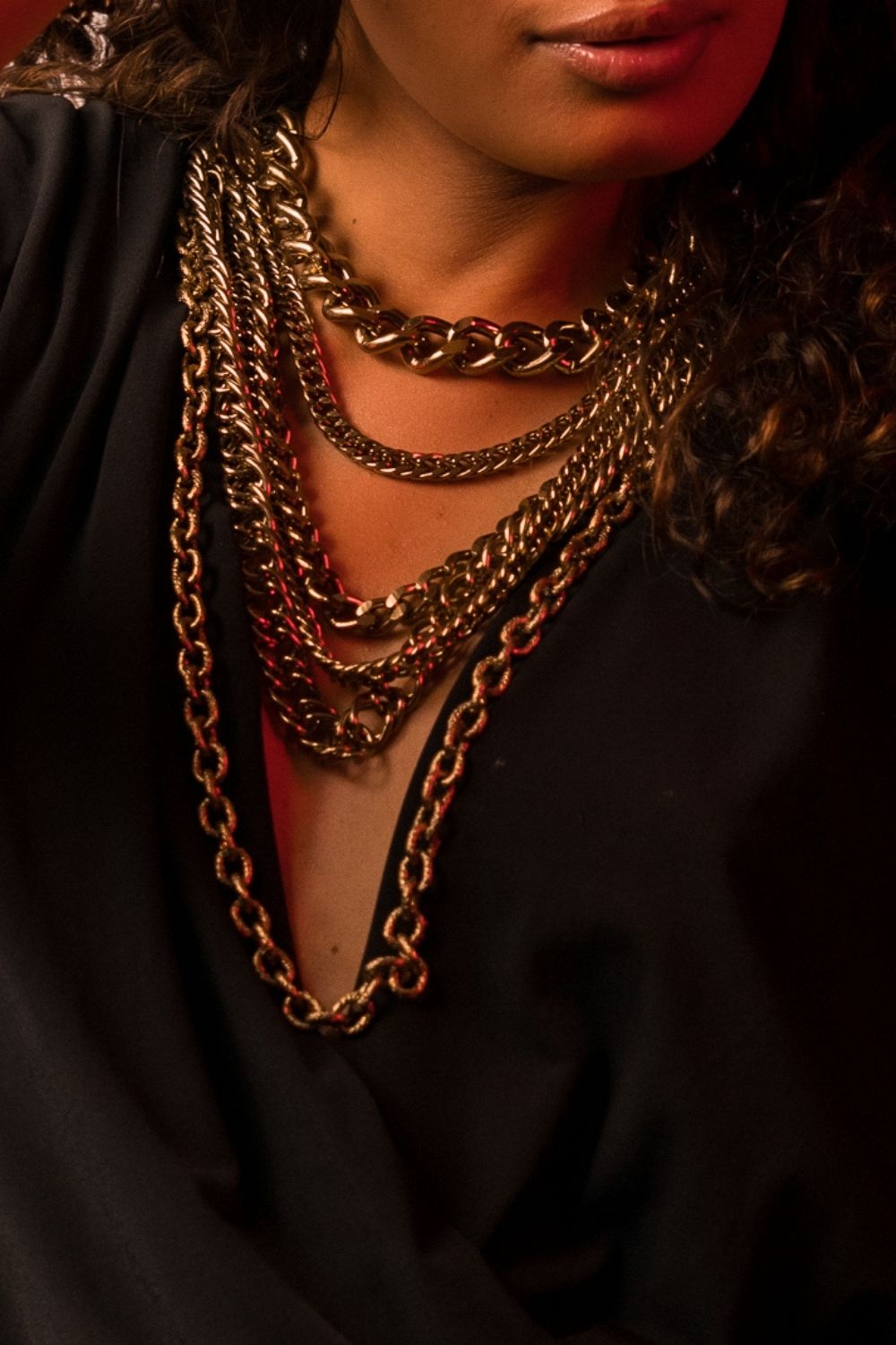 Maxi Colar de Correntes em Metallic Brown – Sobreposição Escultural