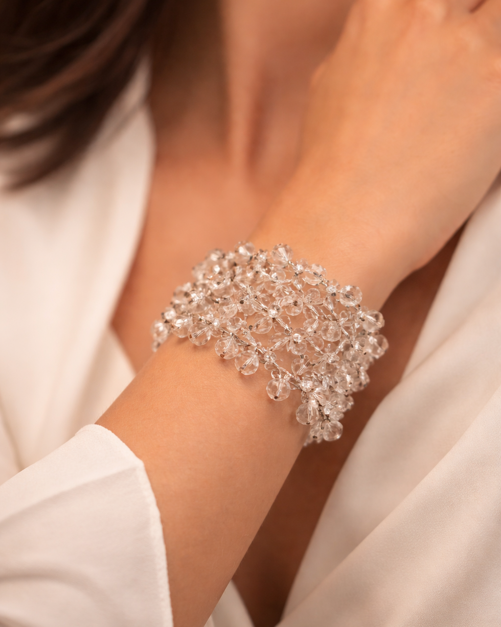 Pulseira Aura Prateada com Design Contemporâneo