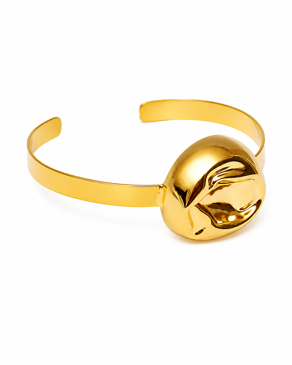 Bracelete Martelado Dourado com Meia Esfera – Design Minimalista e Textura Artesanal