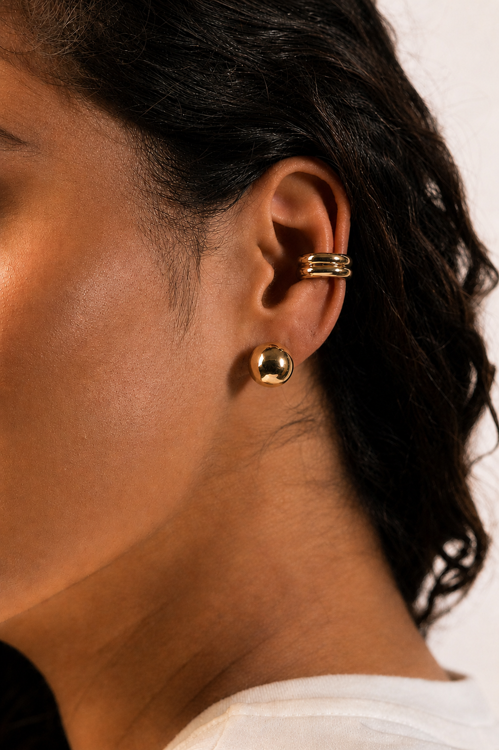 Brinco Meia Bola Dourado Polido – Canopla P