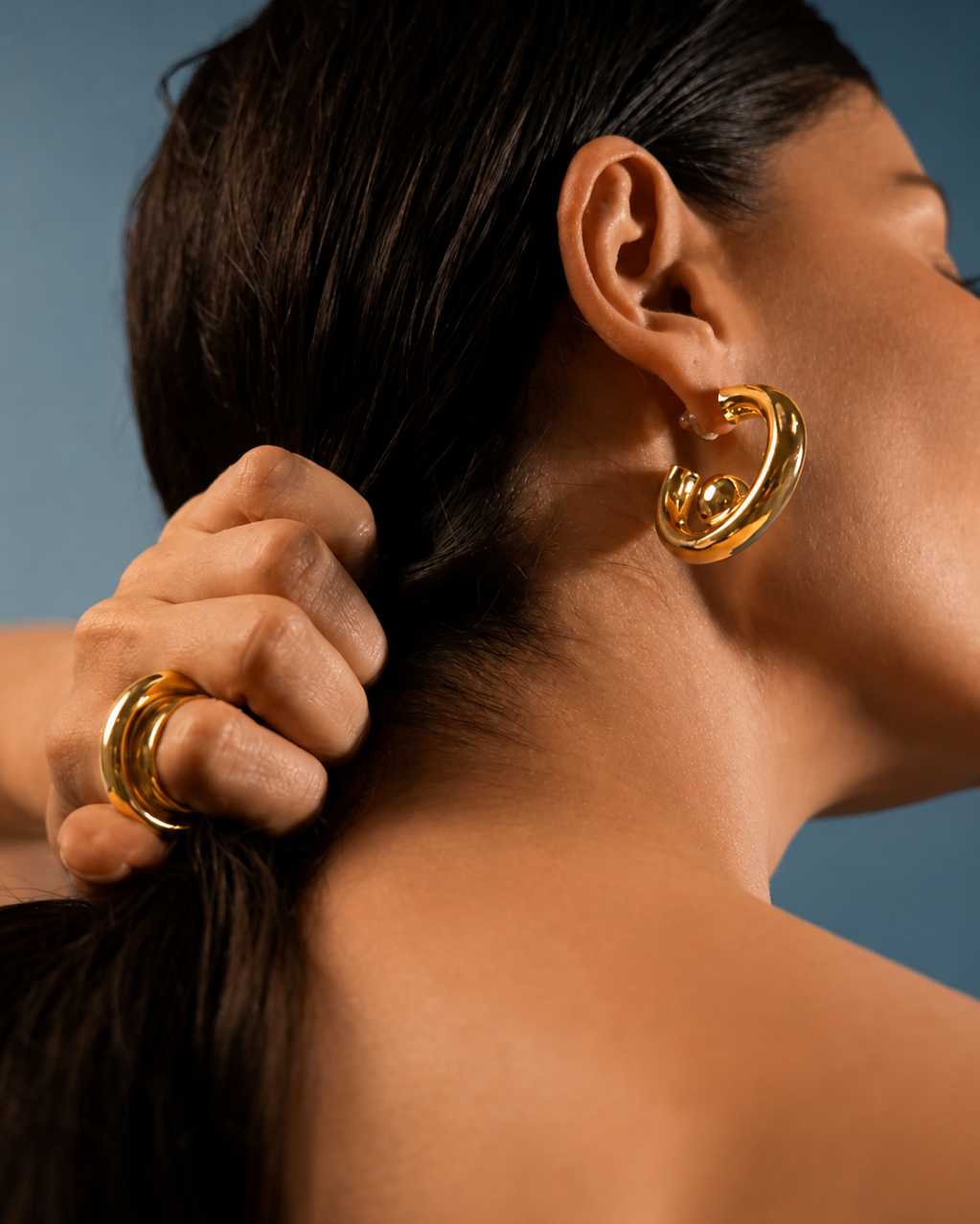 Kit de Brinco Liquid Metal Dourado com Argola e Ear Cuff