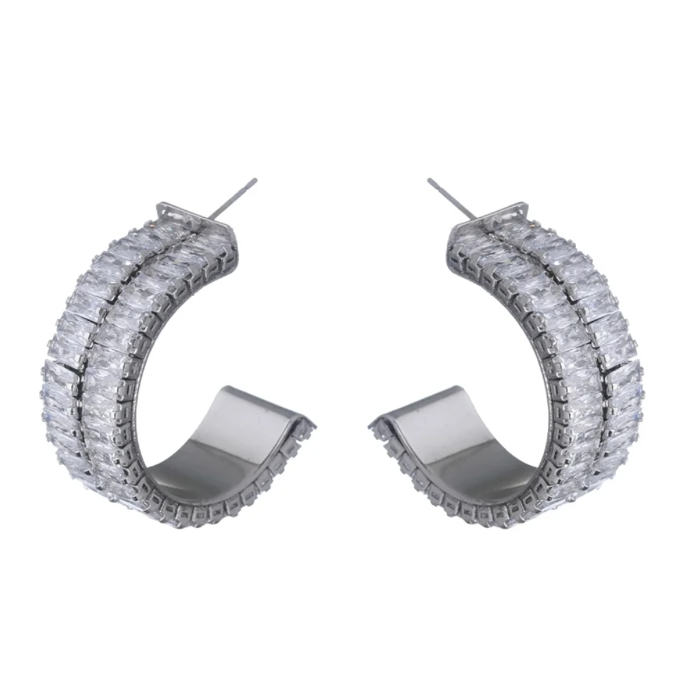 Brinco Argola Prateado com Zircônias – Argola Cravejada com Brilho Contínuo