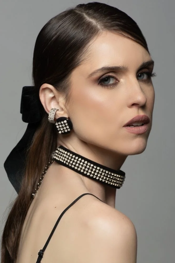 BRINCO REDONDO VELVET COM STRASS PRATEADO