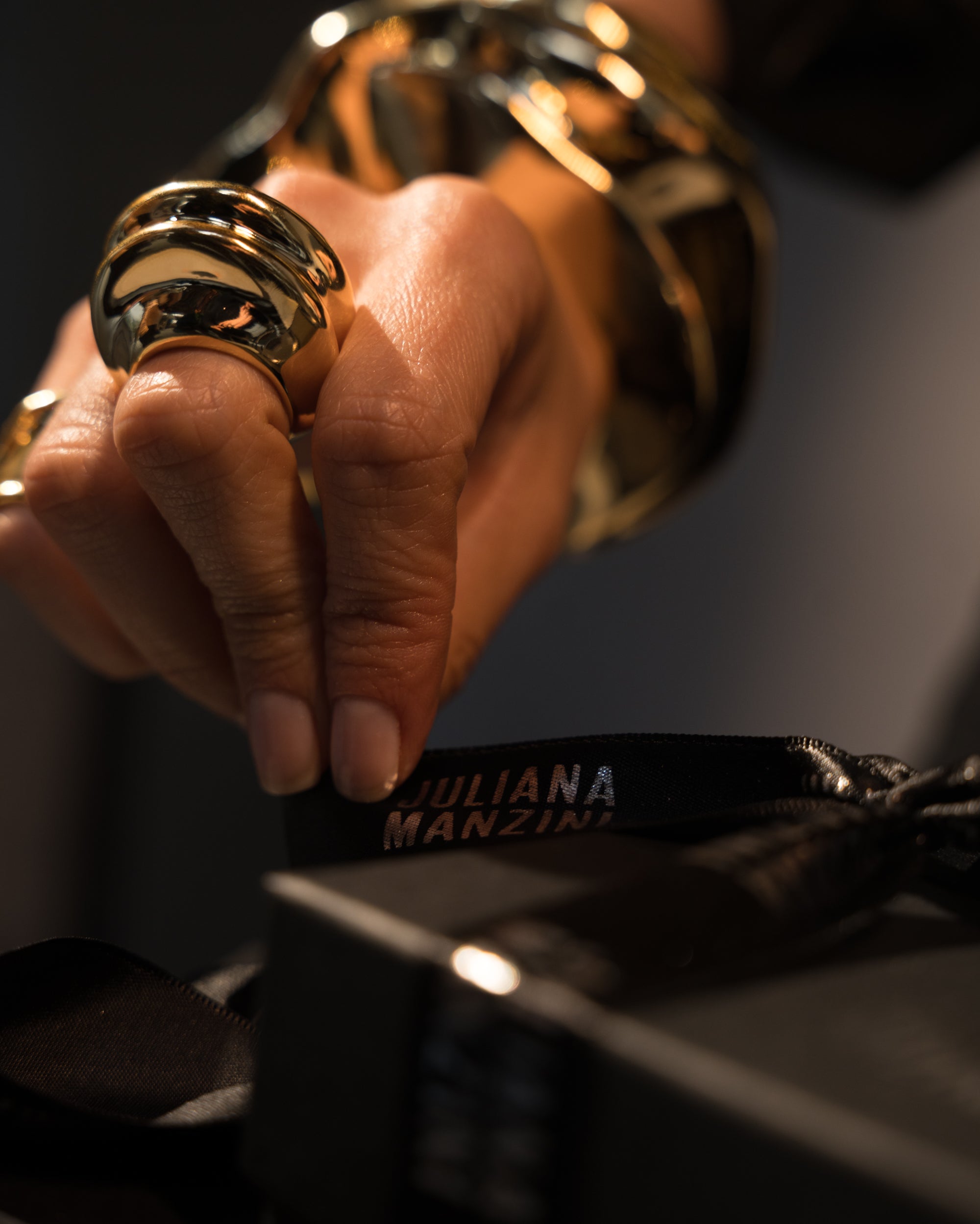 MAXI ANEL BOLD PRATEADO