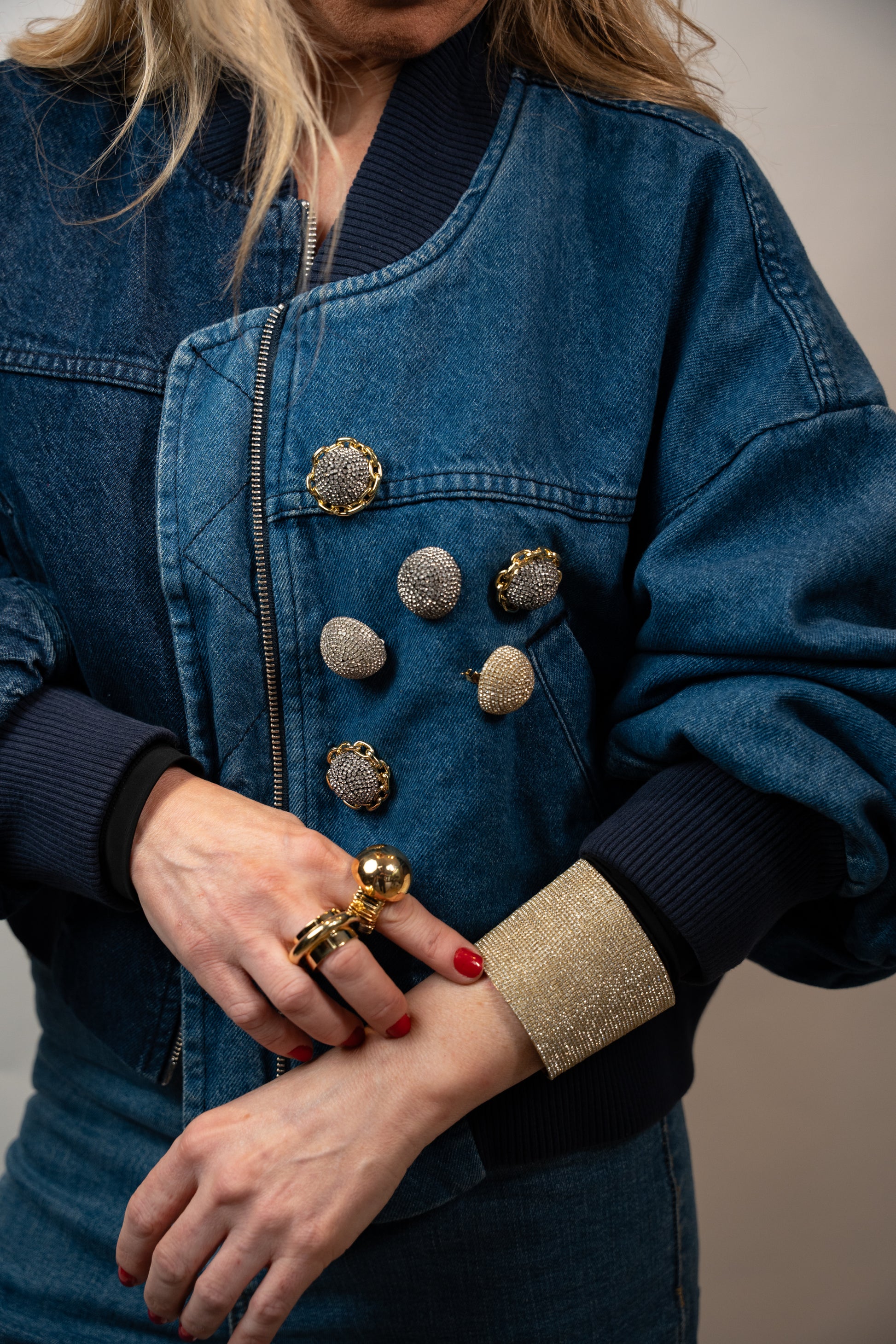 Broche Shine Prateado Cravejado em Strass