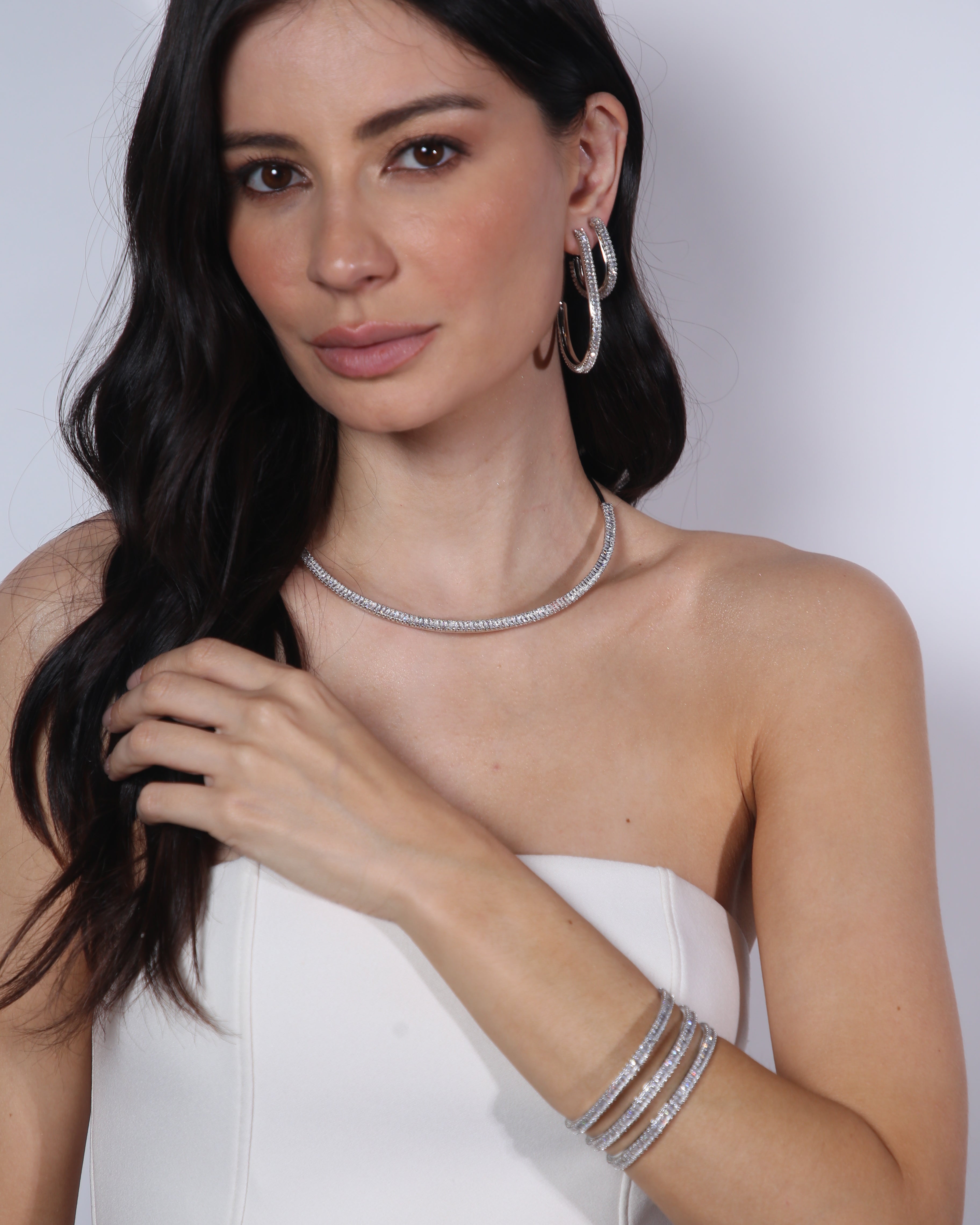 Choker Riviera Prateada com Zircônias e Brilho Contínuo