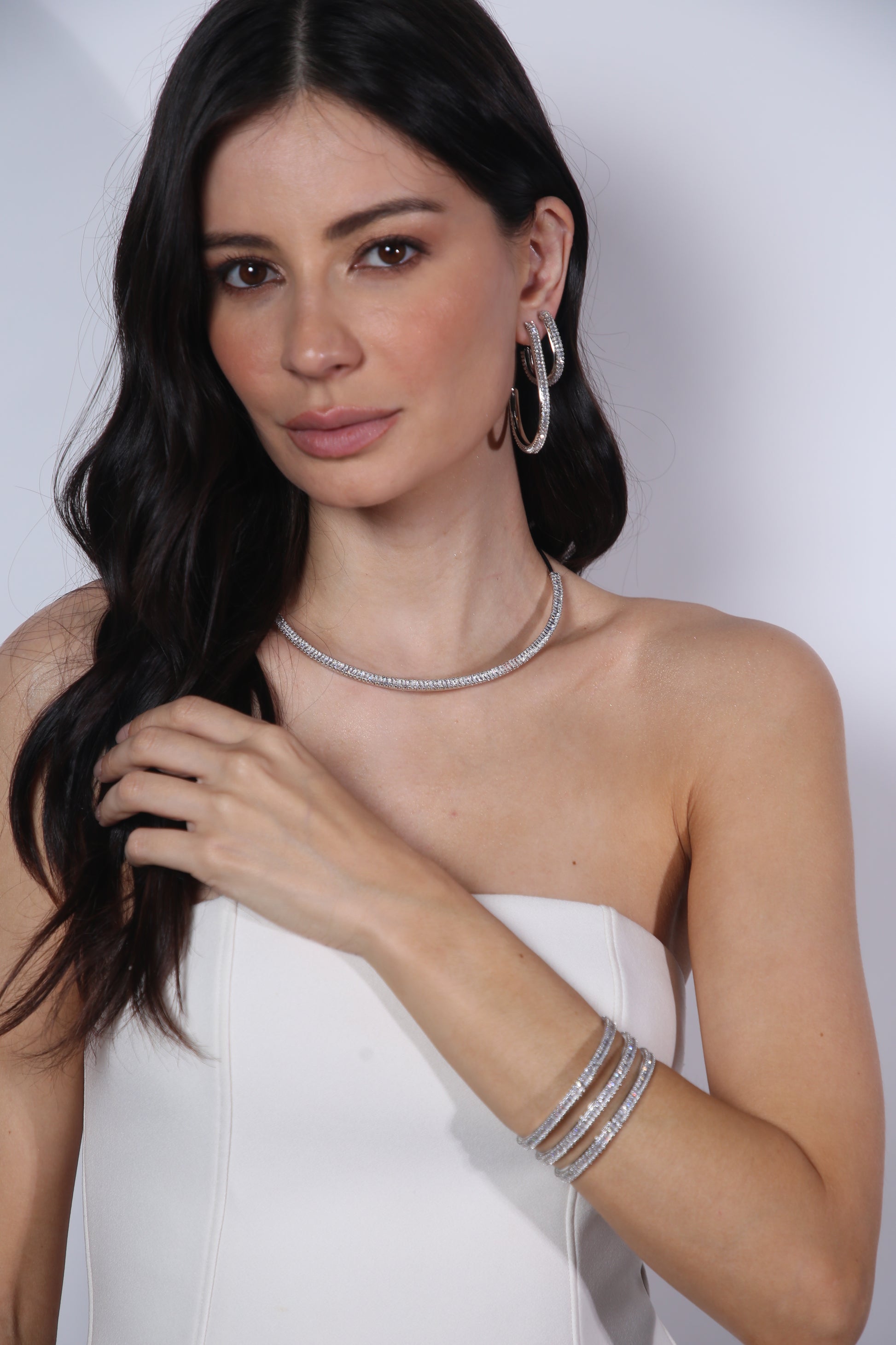 Choker Riviera Prateada com Zircônias e Brilho Contínuo